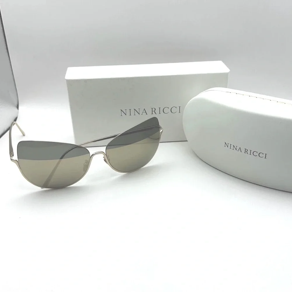 Nina Ricci, designer sunglasses model SNR153 New w/o Tags
